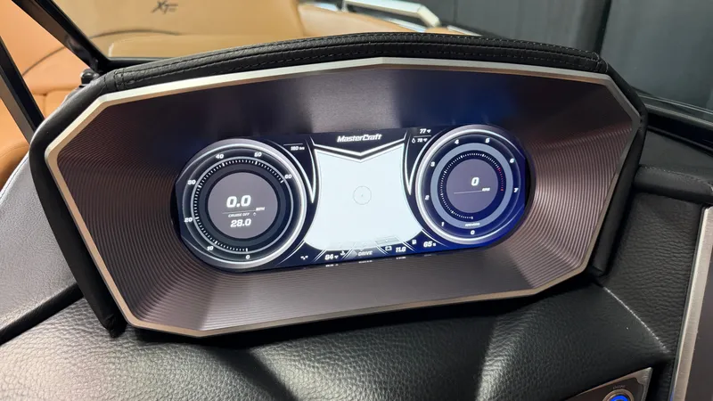 Slide: The Image of MasterCraft XT22 2019 - 69