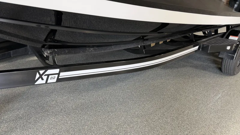 Slide: The Image of MasterCraft XT22 2019 - 106