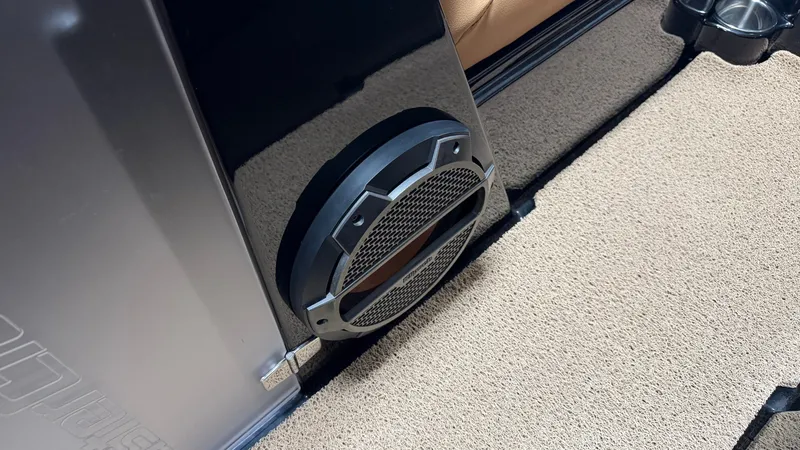 Slide: The Image of MasterCraft XT22 2019 - 77