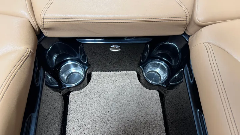 Slide: The Image of MasterCraft XT22 2019 - 86