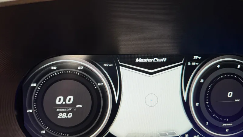 Slide: The Image of MasterCraft XT22 2019 - 70