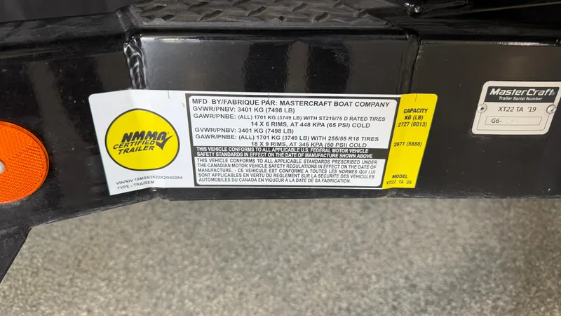 Slide: The Image of MasterCraft XT22 2019 - 112