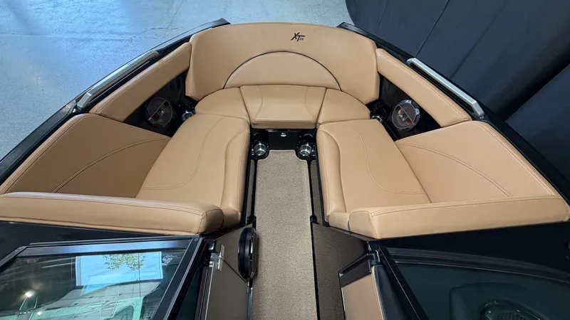 Slide: The Image of MasterCraft XT22 2019 - 78