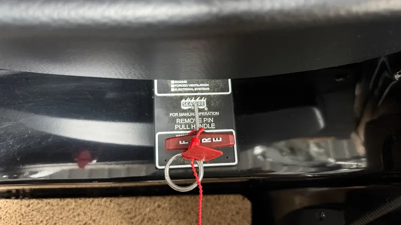 Slide: The Image of MasterCraft XT22 2019 - 63