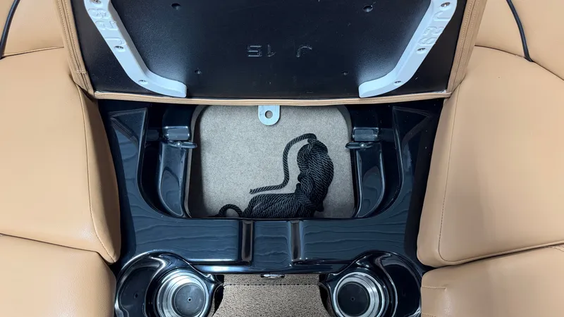 Slide: The Image of MasterCraft XT22 2019 - 88