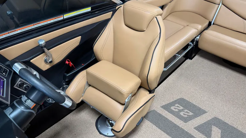 Slide: The Image of MasterCraft XT22 2019 - 60