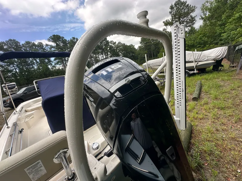 Slide: The Image of Boston Whaler 170 Montauk 2025 - 5