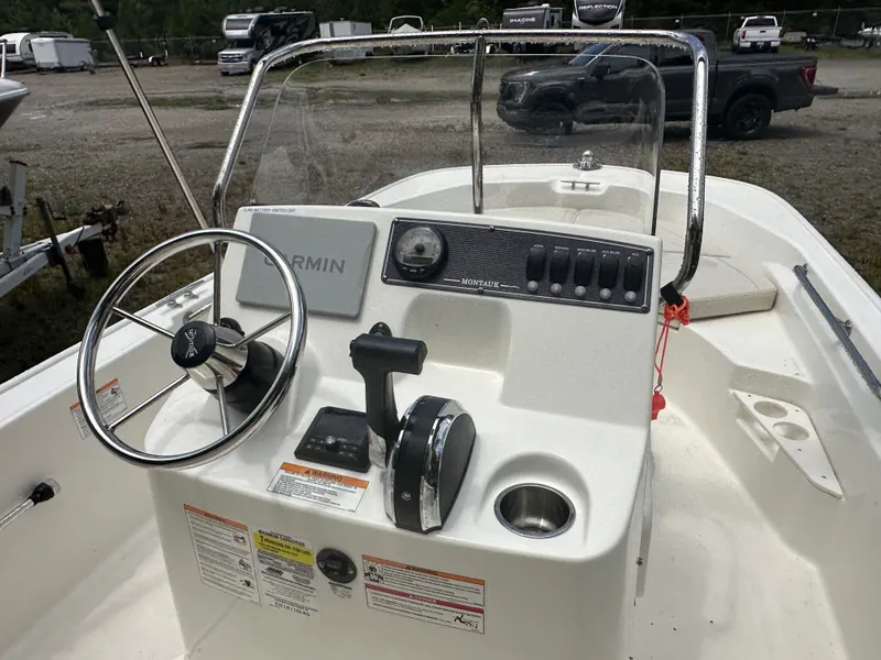 Slide: The Image of Boston Whaler 170 Montauk 2025 - 13