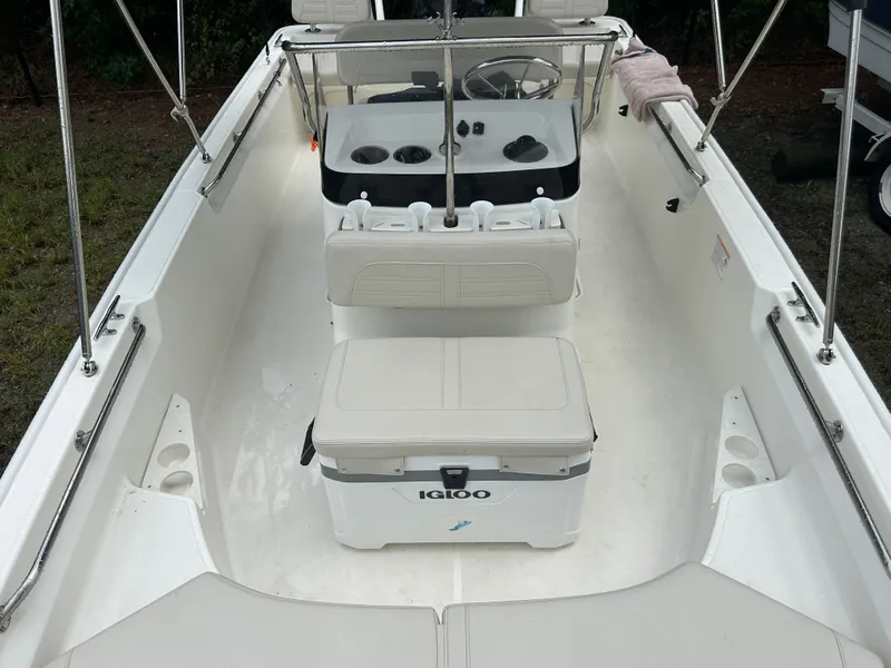 Slide: The Image of Boston Whaler 170 Montauk 2025 - 16