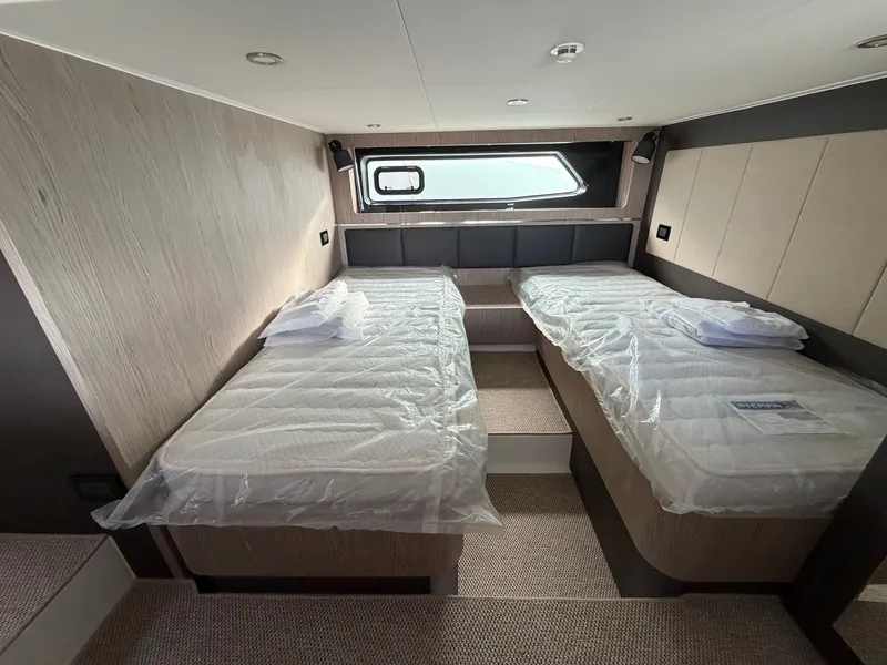 Slide: The Image of Azimut A45 2027 - 58