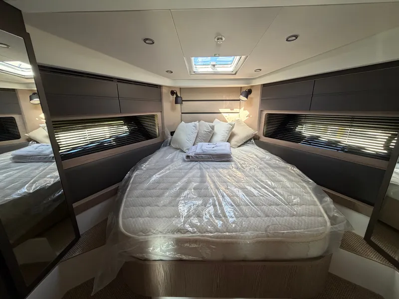 Slide: The Image of Azimut A45 2027 - 65