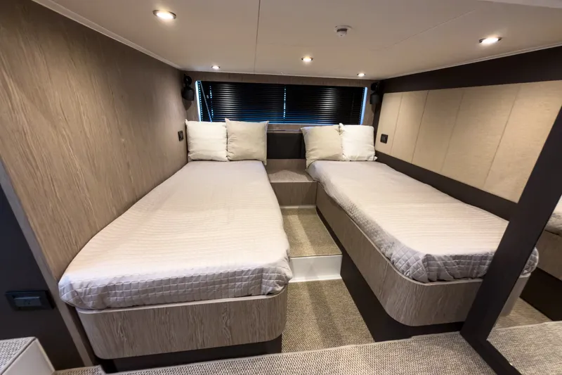 Slide: The Image of Azimut A45 2027 - 35