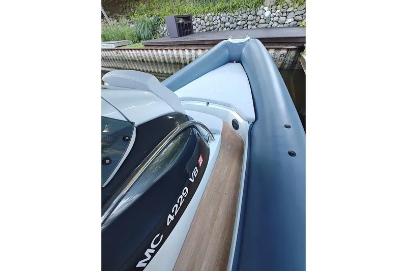 Slide: The Image of Bow Cushion - 23