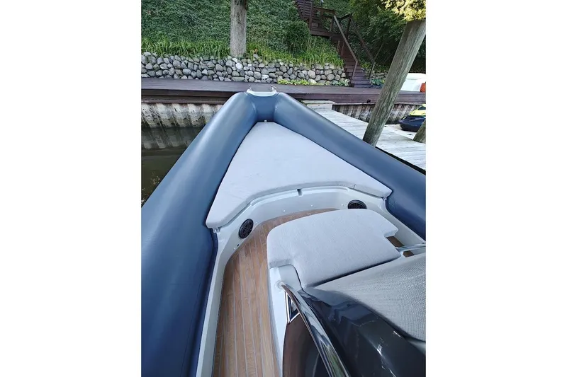 Slide: The Image of Bow seating - 15