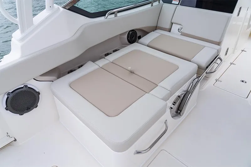 Slide: The Image of 2023-Boston-Whaler-240-Vantage-MarineMax - 86