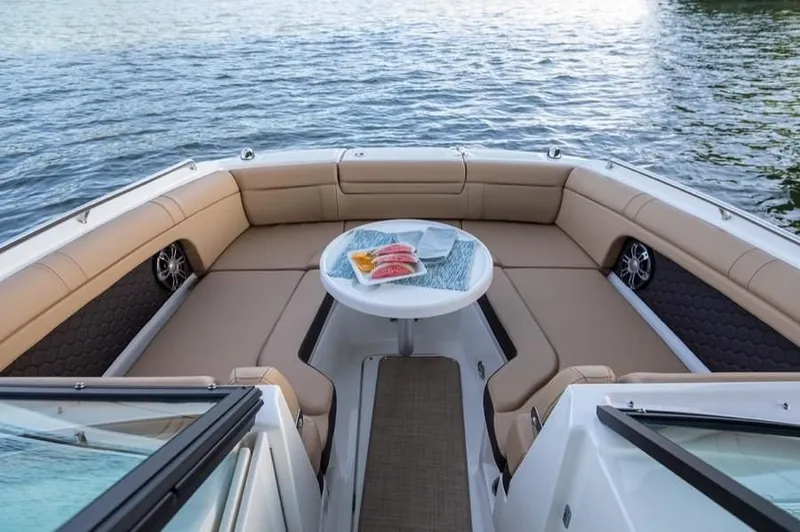 Slide: The Image of 2023-Sea-Ray-SDX-270-MarineMax - 13
