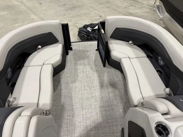 Slide: The Image of Barletta Cabrio 24UE 2026 - 23
