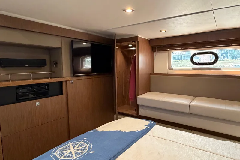 Slide: The Image of Luxurious interior of 2017 Sea Ray Sundancer 460 yacht with modern amenities and elegant design. - 41
