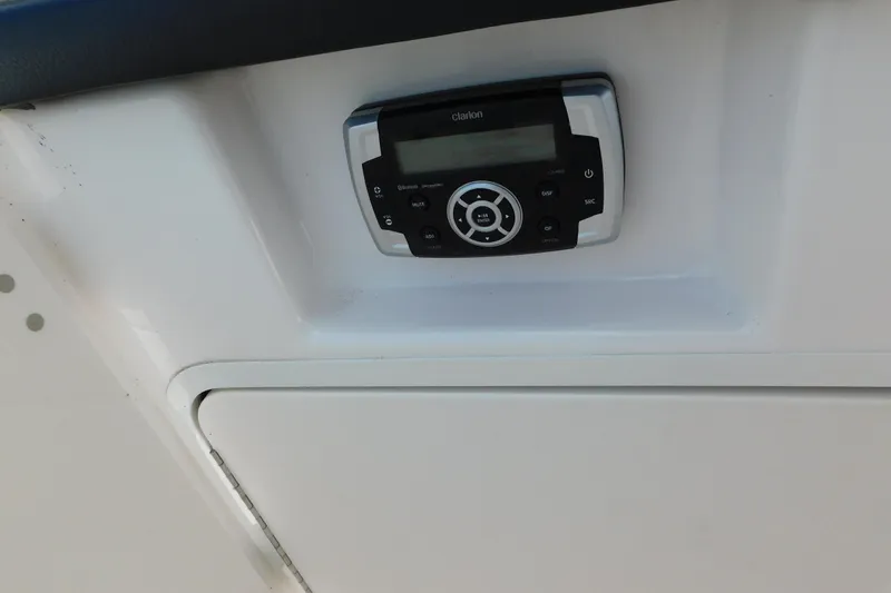 Slide: The Image of Control panel on 2018 Robalo R247 Dual Console boat dashboard. - 50