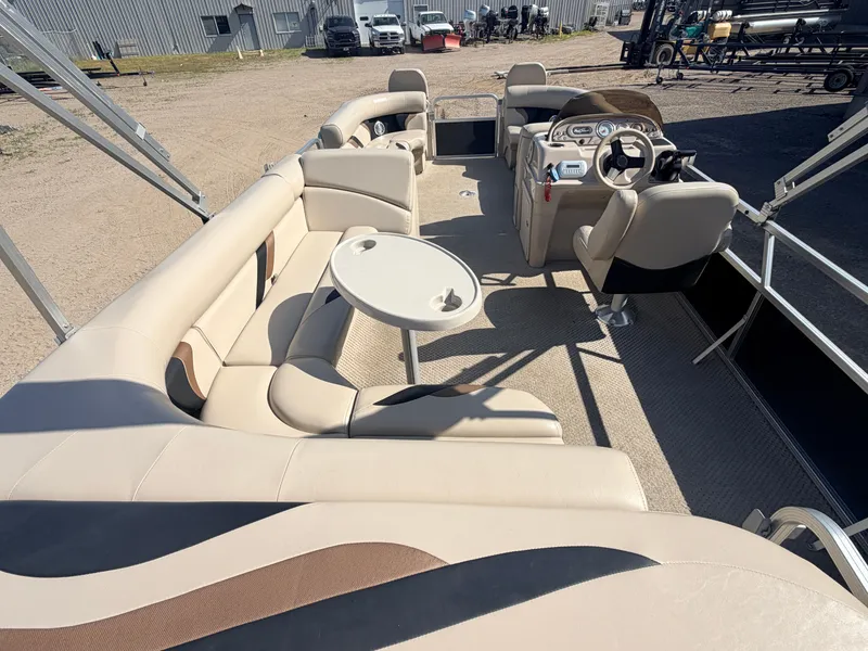Slide: The Image of SunChaser 22 Fish 'N Cruise & 50HP Yamaha 4Stroke 2012 - 9