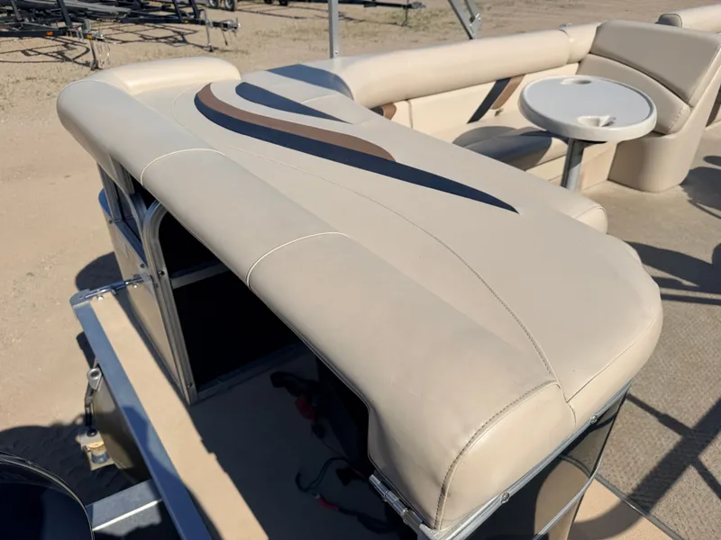 Slide: The Image of SunChaser 22 Fish 'N Cruise & 50HP Yamaha 4Stroke 2012 - 11