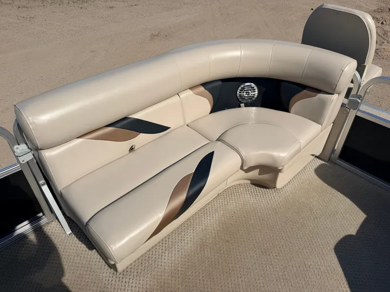 Slide: The Image of SunChaser 22 Fish 'N Cruise & 50HP Yamaha 4Stroke 2012 - 13