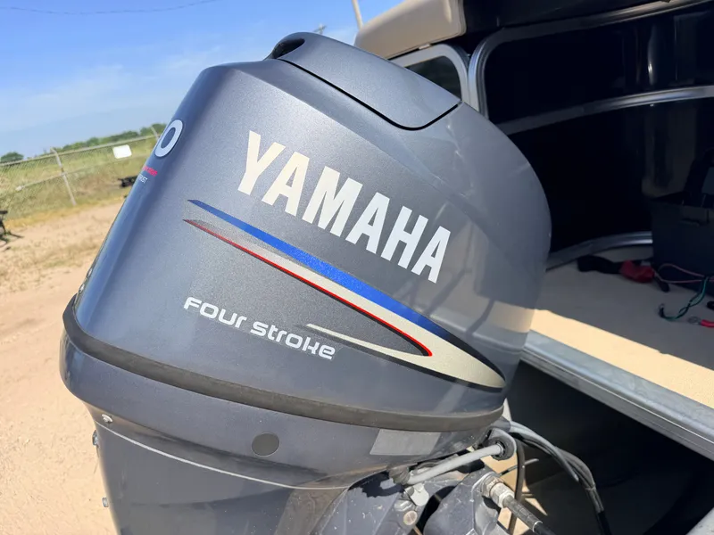 Slide: The Image of SunChaser 22 Fish 'N Cruise & 50HP Yamaha 4Stroke 2012 - 64