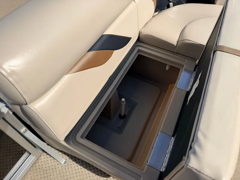 Slide: The Image of SunChaser 22 Fish 'N Cruise & 50HP Yamaha 4Stroke 2012 - 15