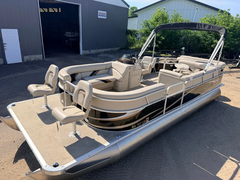 The Image of SunChaser 22 Fish 'N Cruise & 50HP Yamaha 4Stroke 2012 - 1