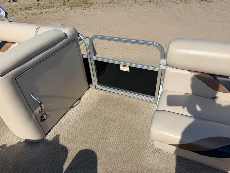 Slide: The Image of SunChaser 22 Fish 'N Cruise & 50HP Yamaha 4Stroke 2012 - 16