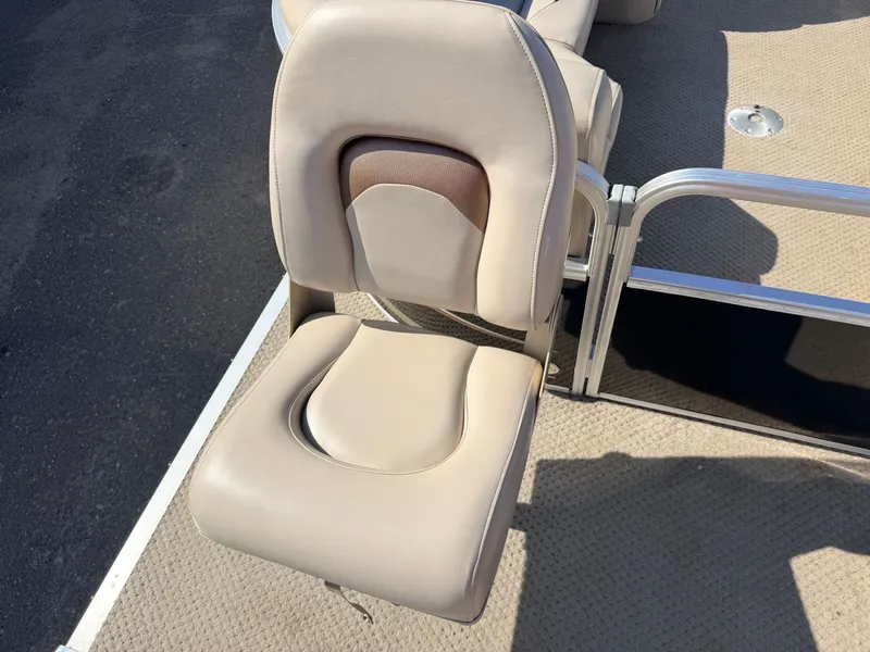 Slide: The Image of SunChaser 22 Fish 'N Cruise & 50HP Yamaha 4Stroke 2012 - 19