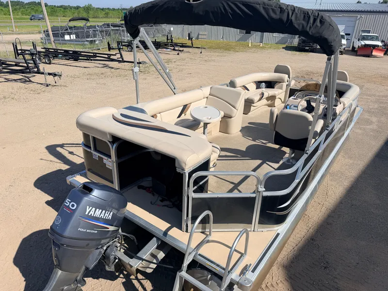Slide: The Image of SunChaser 22 Fish 'N Cruise & 50HP Yamaha 4Stroke 2012 - 8