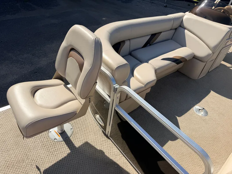 Slide: The Image of SunChaser 22 Fish 'N Cruise & 50HP Yamaha 4Stroke 2012 - 18