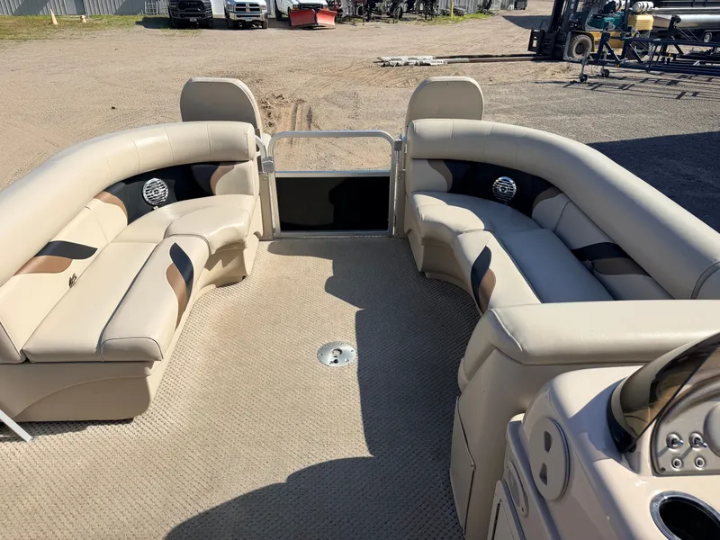 Slide: The Image of SunChaser 22 Fish 'N Cruise & 50HP Yamaha 4Stroke 2012 - 3