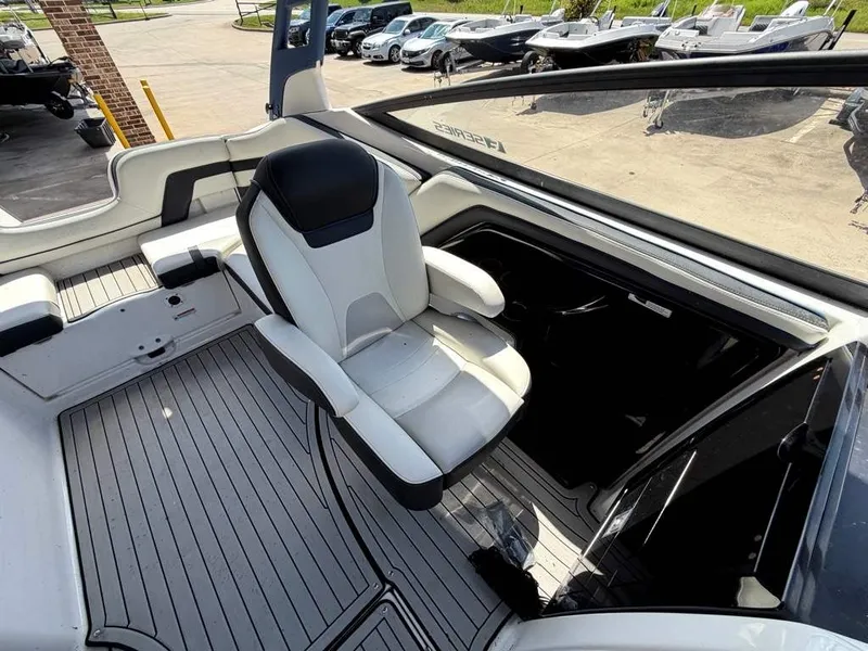 Slide: The Image of Yamaha 242 SE 2020 - 20