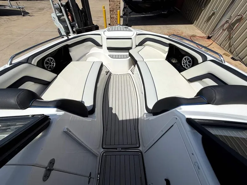 Slide: The Image of Yamaha 242 SE 2020 - 11