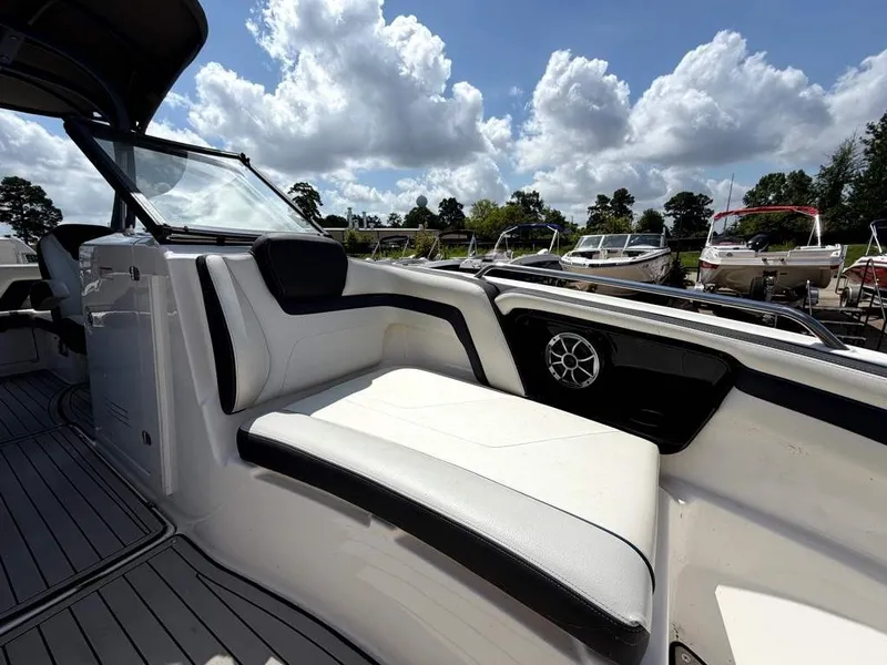 Slide: The Image of Yamaha 242 SE 2020 - 13