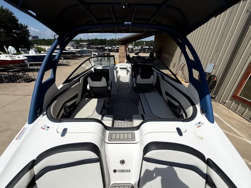 Slide: The Image of Yamaha 242 SE 2020 - 9