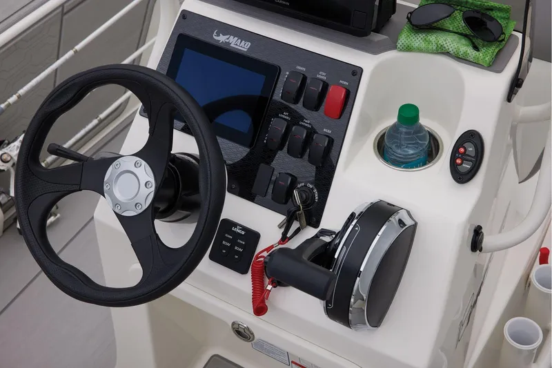 Slide: The Image of Mako 18 Pro Skiff 2026 - 15