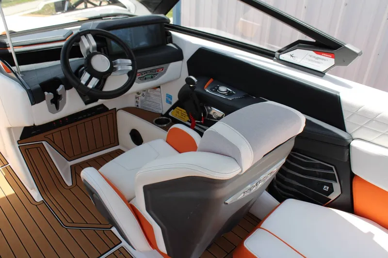 Slide: The Image of Nautique G23 2022 - 10