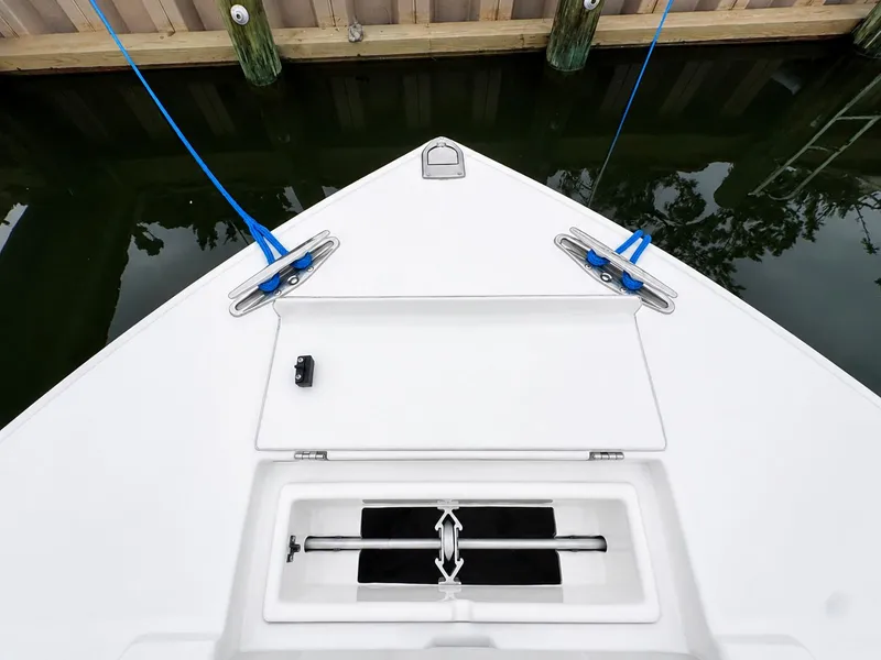 Slide: The Image of Regulator Marine Center Console 23 2000 - 17