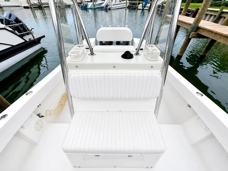 Slide: The Image of Regulator Marine Center Console 23 2000 - 7