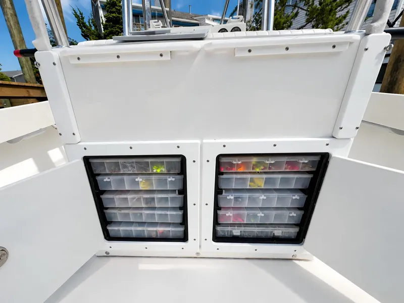 Slide: The Image of Regulator Marine Center Console 23 2000 - 9