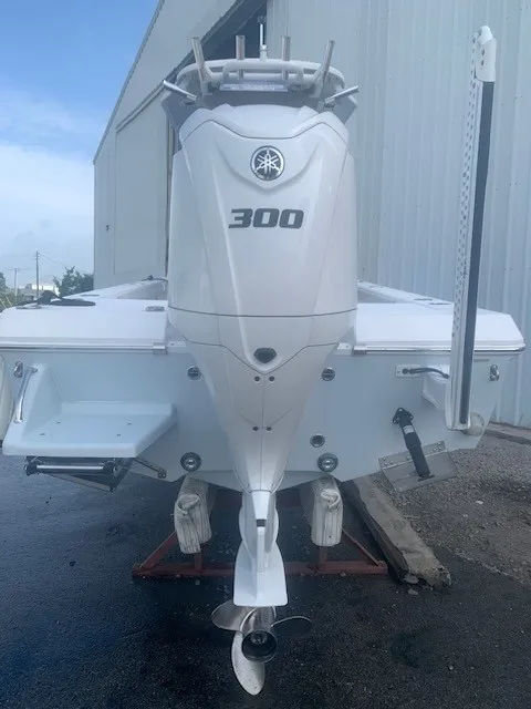 Slide: The Image of Everglades 243 Center Console 2023 - 50