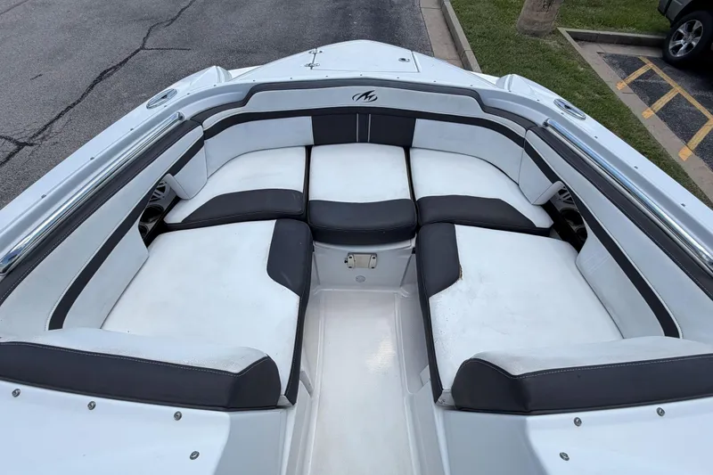 Slide: The Image of 2024 Monterey M4 boat interior with spacious seating and sleek design. - 24