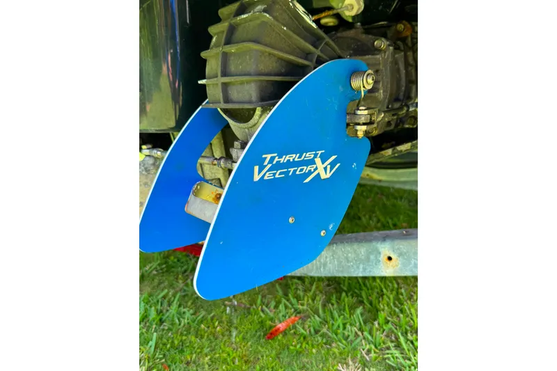 Slide: The Image of Close-up of Thrust Vector XV on 2015 Yamaha AR240 boat. - 40