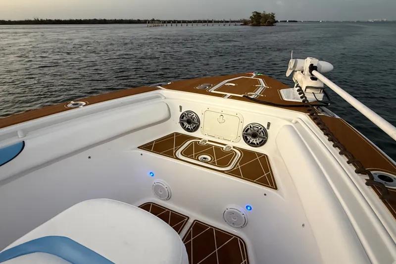 Slide: The Image of 2018 Sea Hunt Gamefish 27 Coffin Box boat interior with ocean view. - 20
