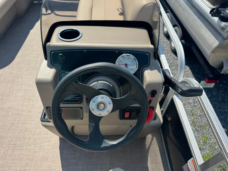 Slide: The Image of Sun Tracker Party Barge 16 DLX 2024 - 22