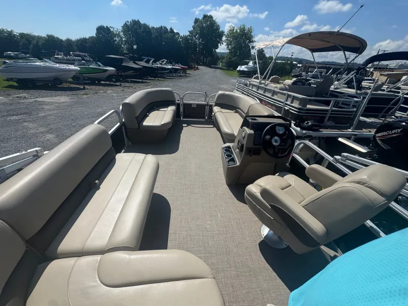 Slide: The Image of Sun Tracker Party Barge 16 DLX 2024 - 23