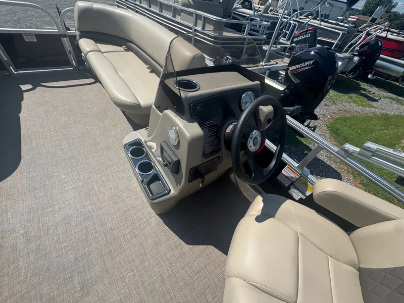 Slide: The Image of Sun Tracker Party Barge 16 DLX 2024 - 20